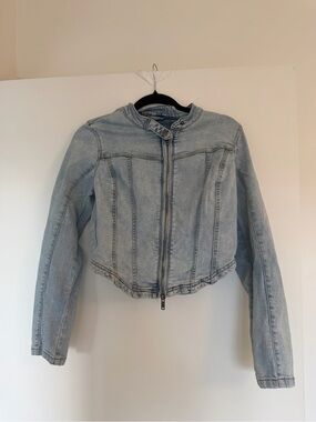 Light Wash Denim Jacket - Women's Zip Front Jacket